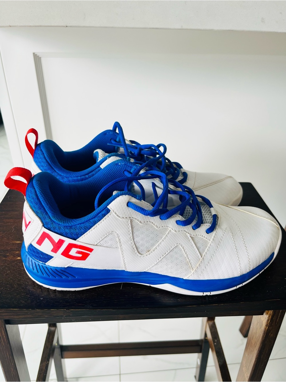 Li-Ning Badminton Court Shoes White/Blue EUR 43 (Fits 42)